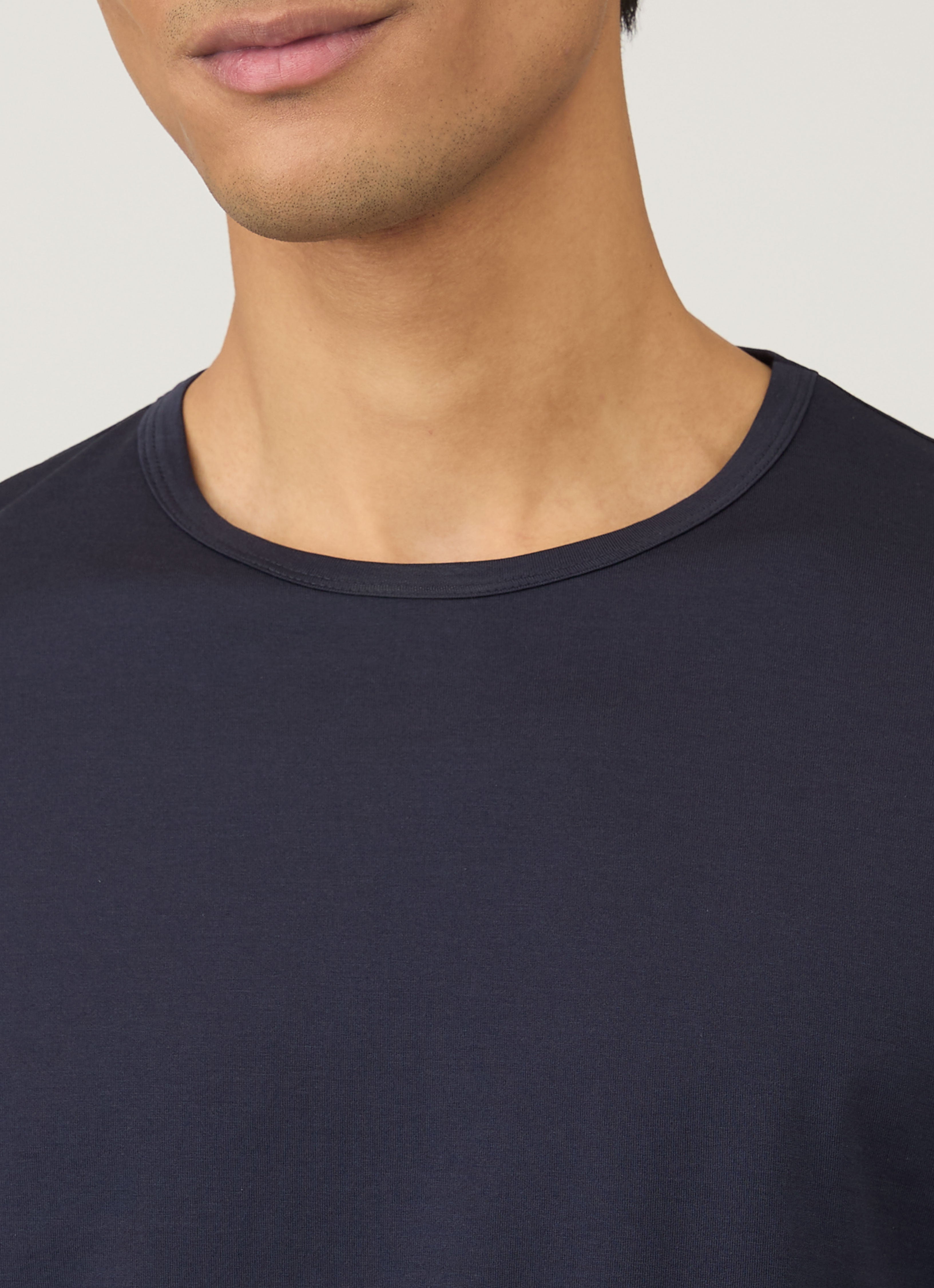 Men's Long Sleeve Classic T-shirt in Navy | Sunspel