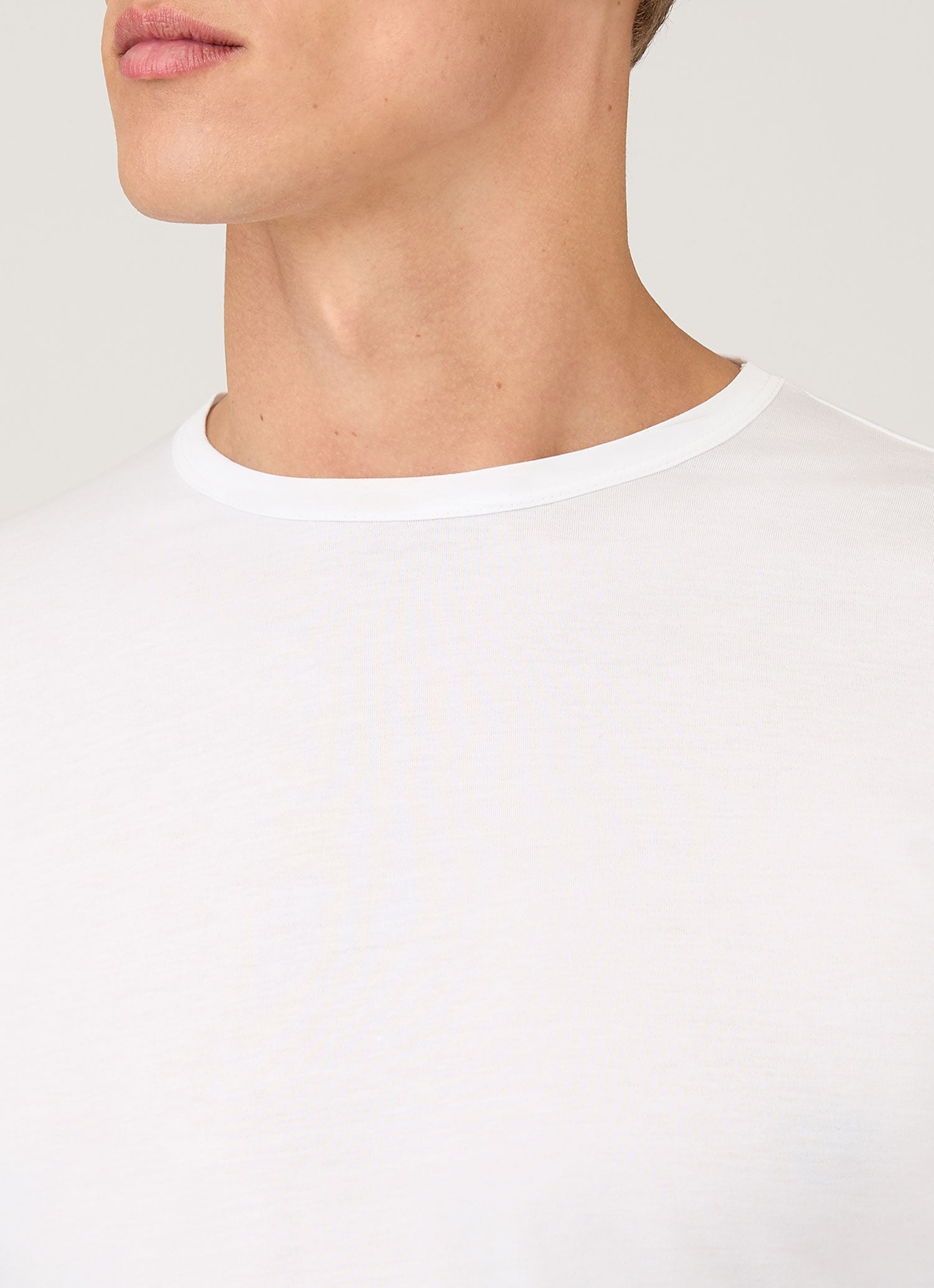 Men's Long Sleeve Classic T-shirt in White | Sunspel