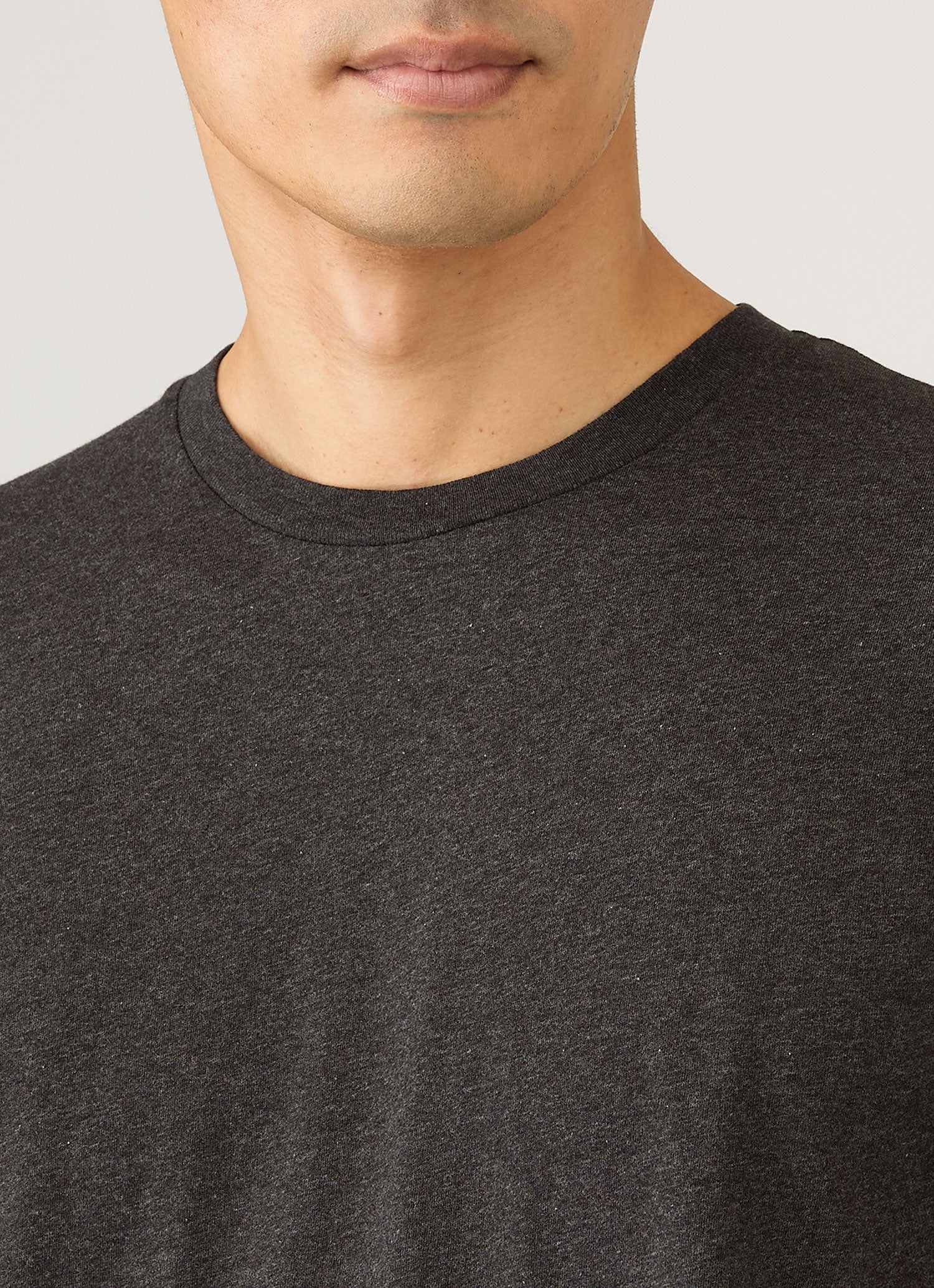 Men's Riviera Midweight T-shirt in Charcoal Melange | Sunspel