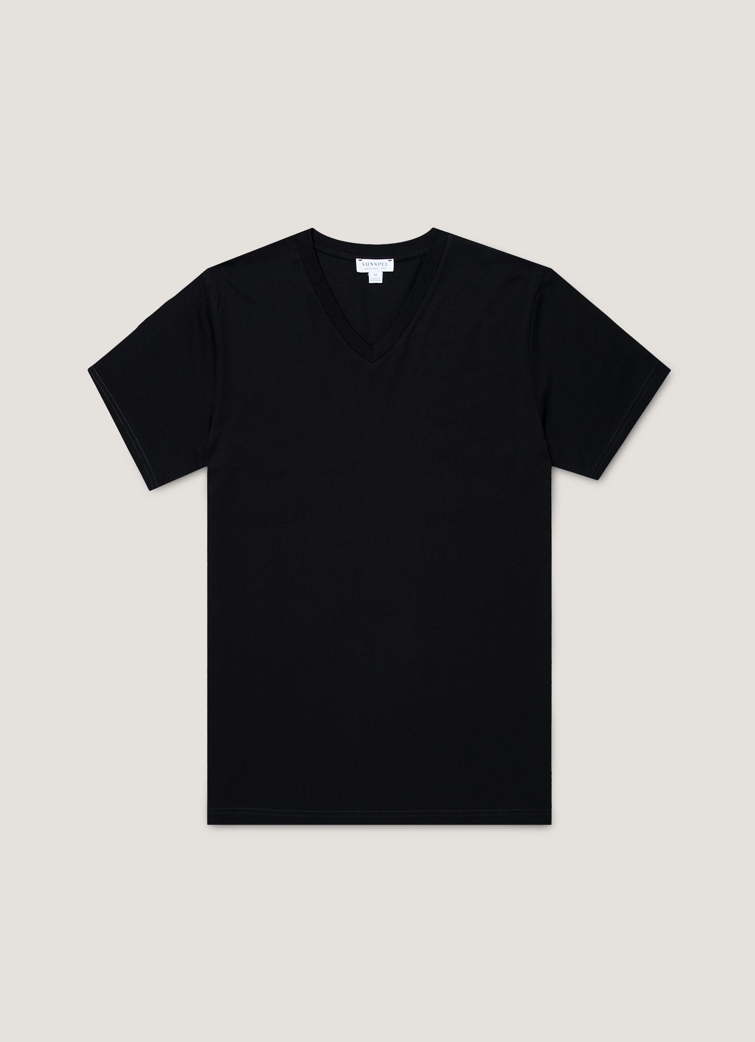 Men's Riviera Midweight V‑neck T‑shirt in Black | Sunspel