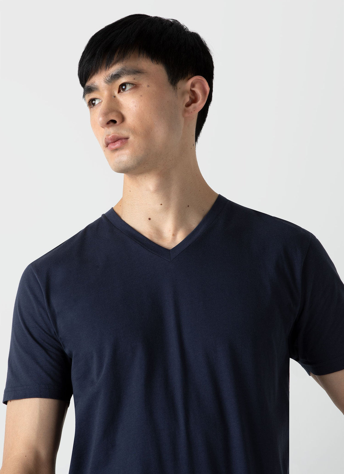 Men's Riviera V-neck T-shirt in Navy