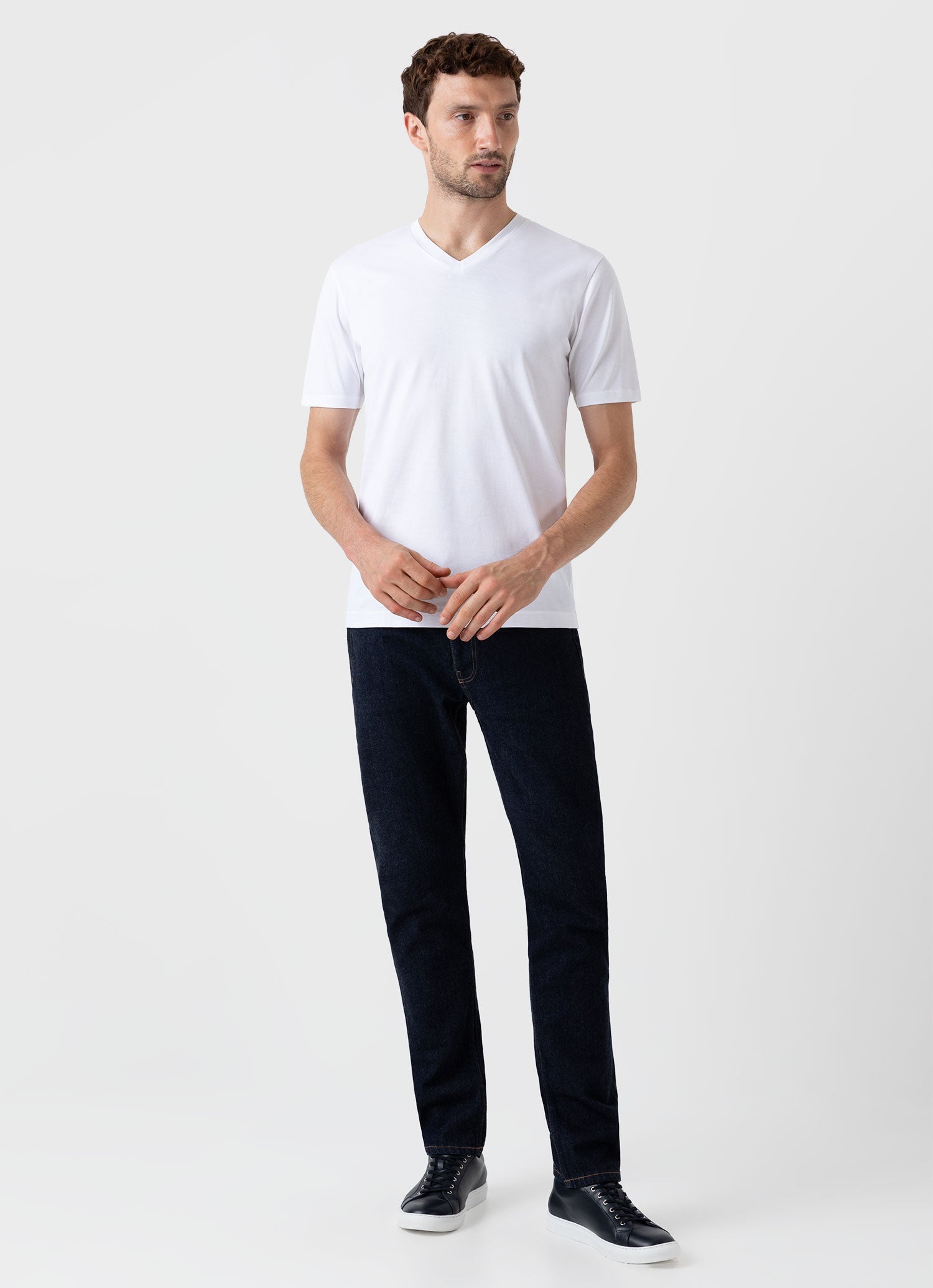 Men's Riviera Midweight V Neck T-shirt in White | Sunspel