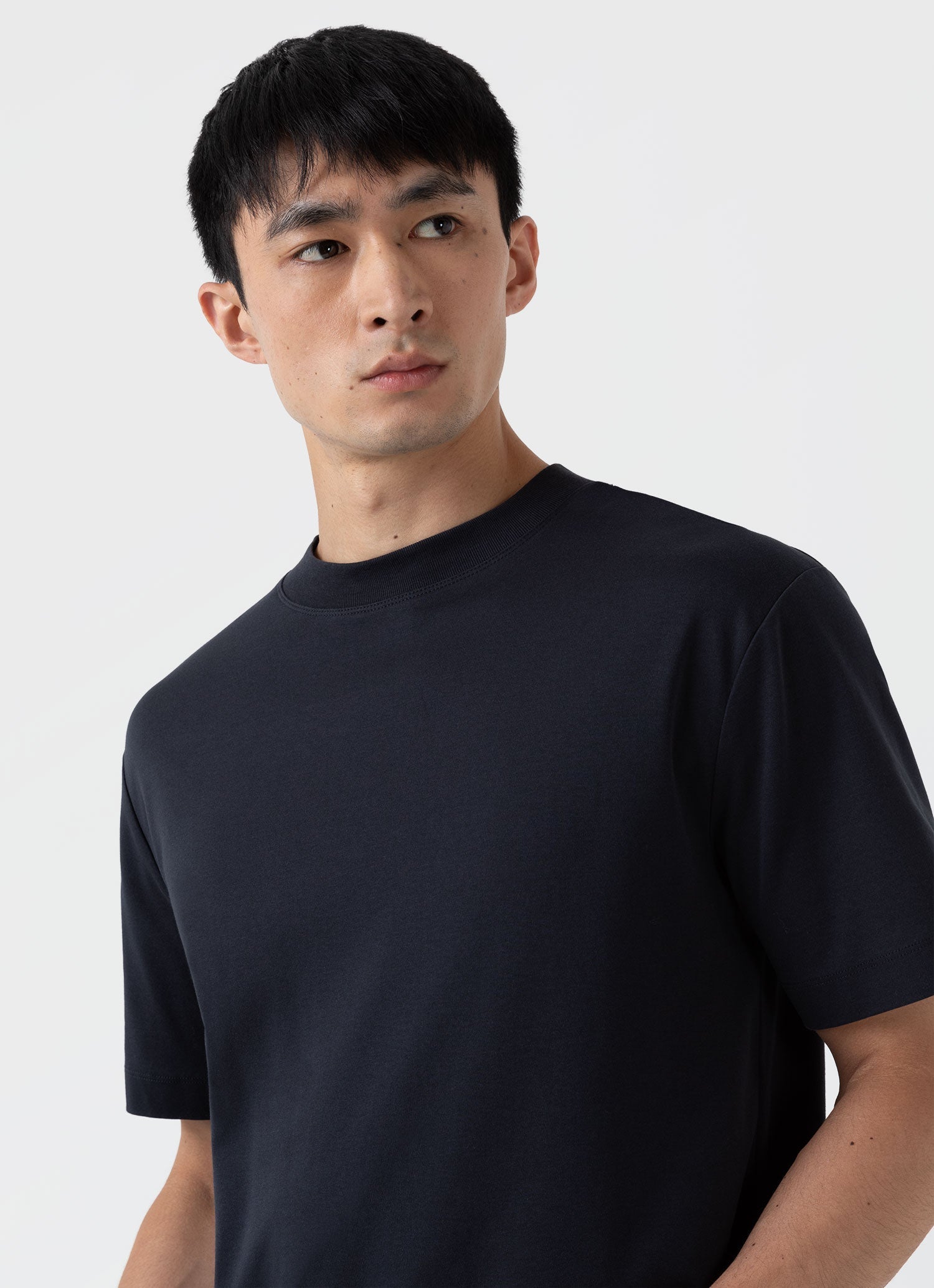 Men's Mock Neck Heavyweight T-shirt in Black | Sunspel