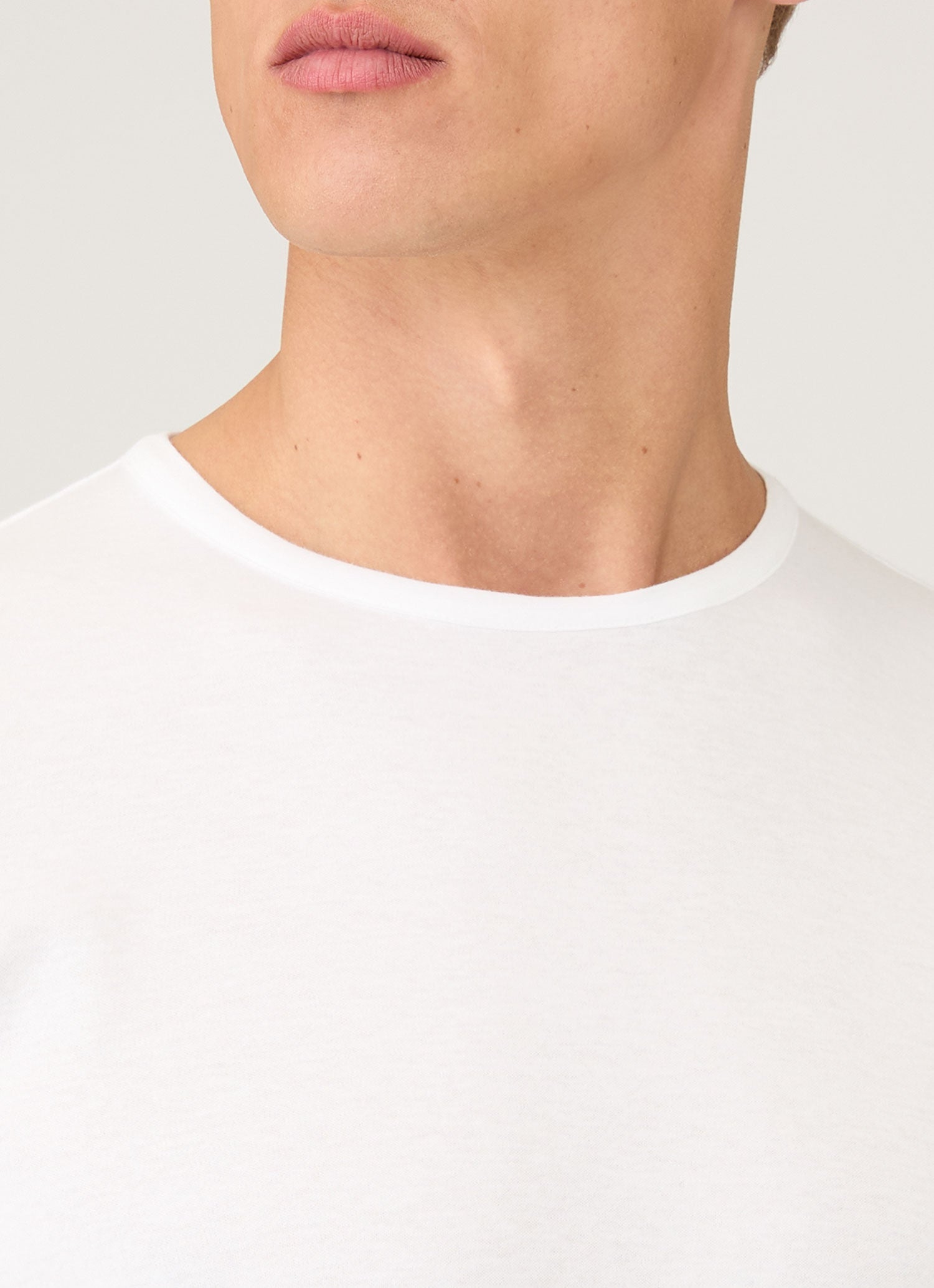 Men's Sea Island Cotton T-shirt in White | Sunspel