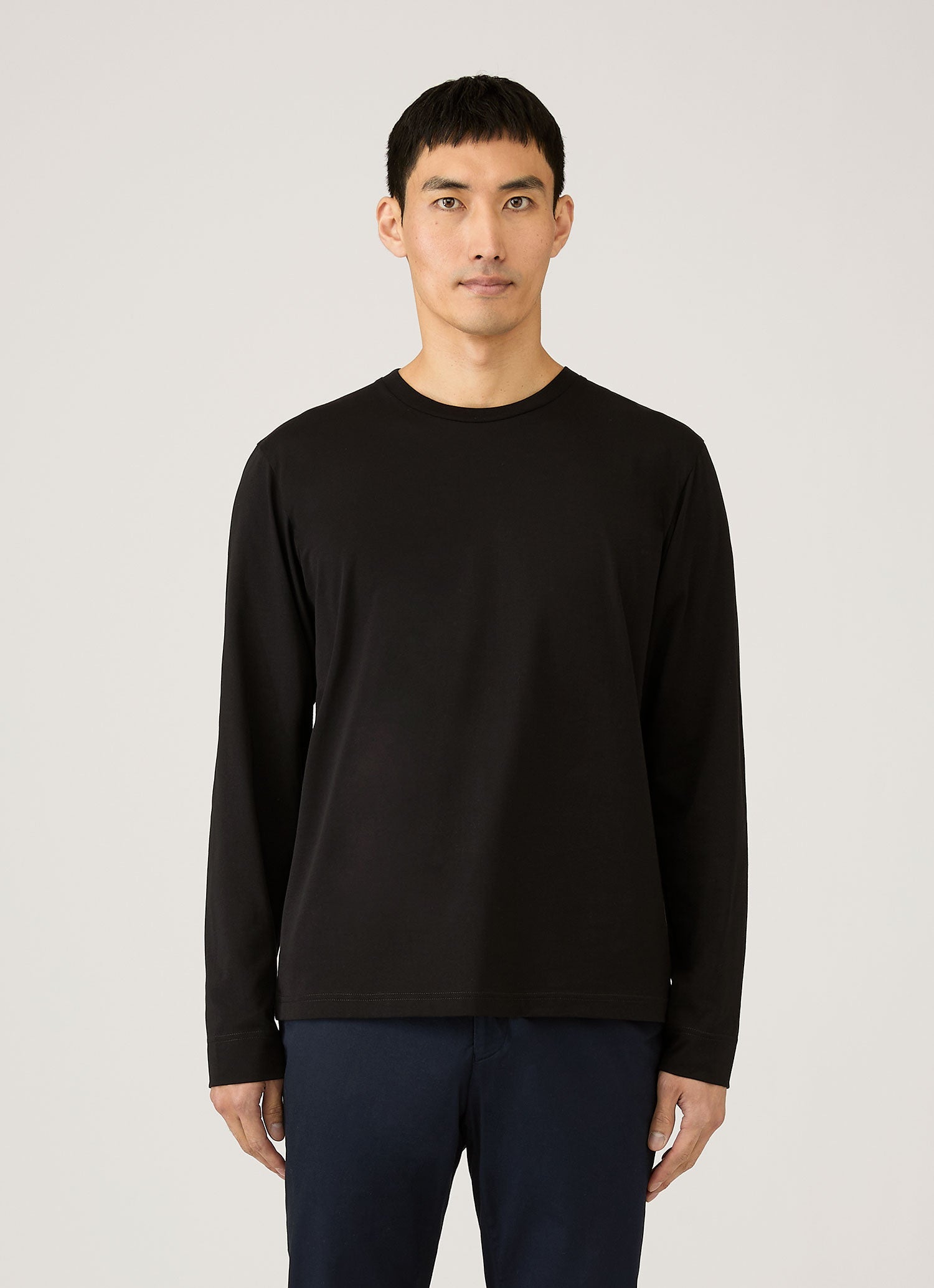 Men's Long Sleeve Riviera Midweight T‑shirt in Black | Sunspel