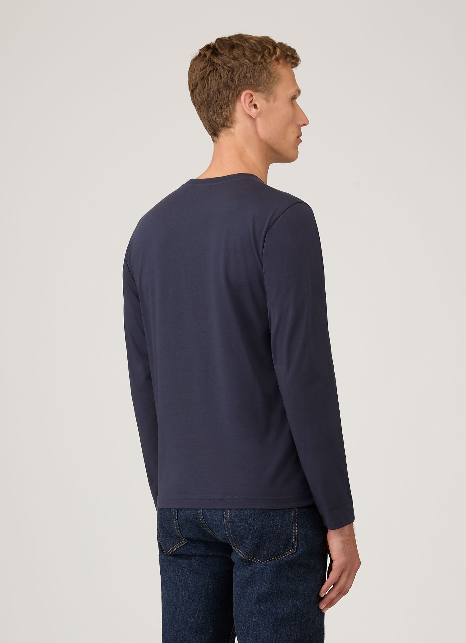 Men's Long Sleeve Riviera Midweight T-shirt in Navy | Sunspel
