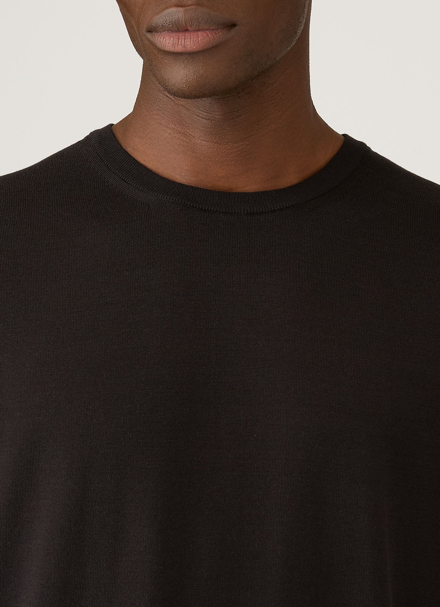 Men's Sea Island Cotton Knit T-shirt in Black | Sunspel