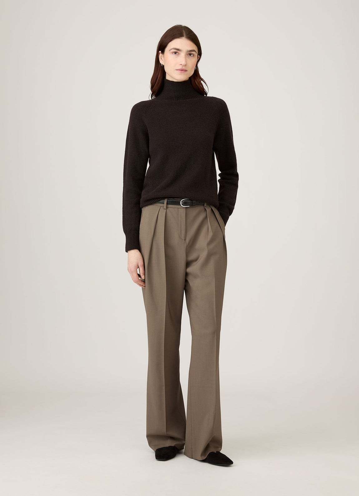 Women's Lambswool Funnel Neck Jumper in Truffle
