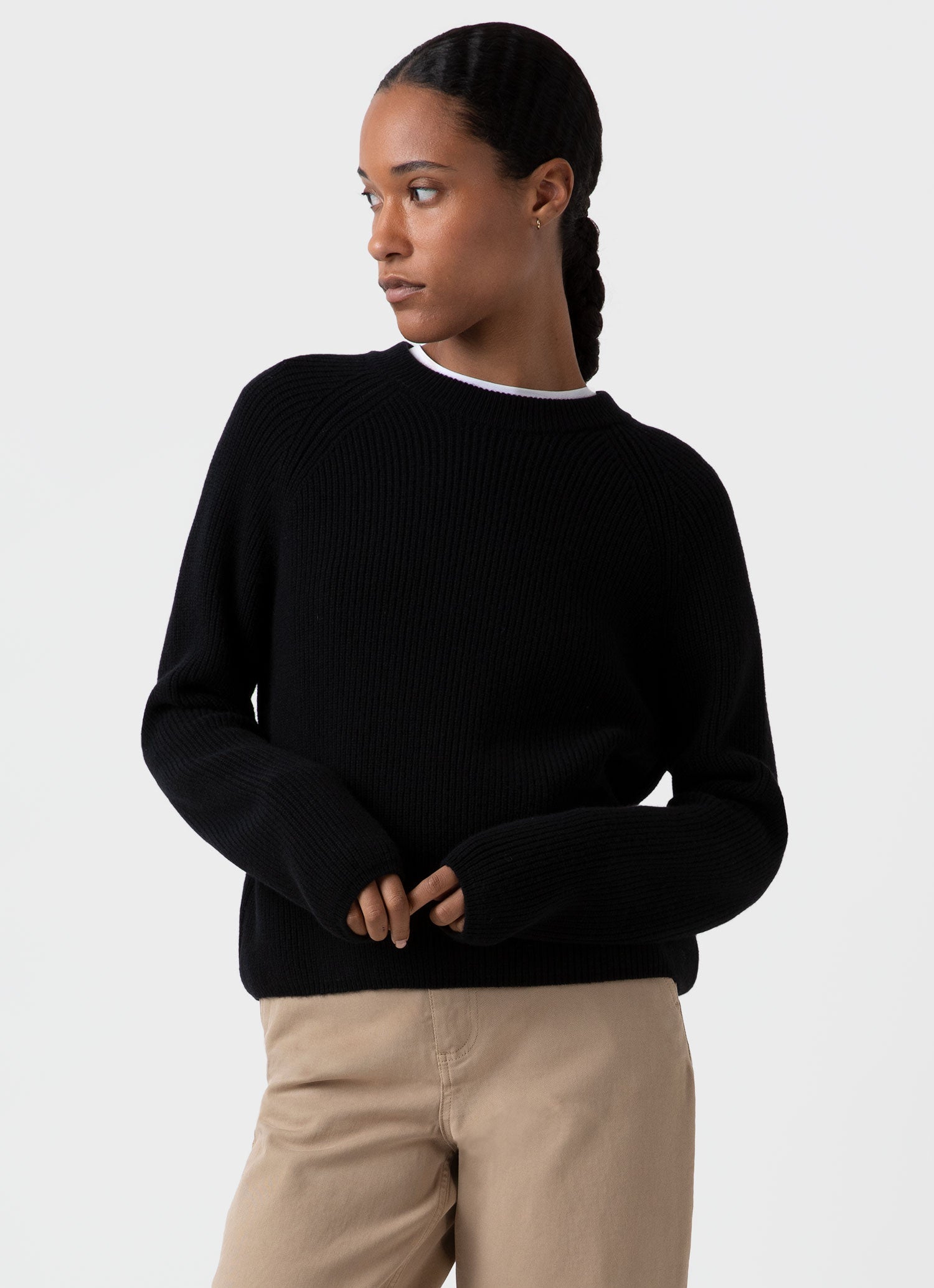 Women's black crew neck hotsell cashmere sweater