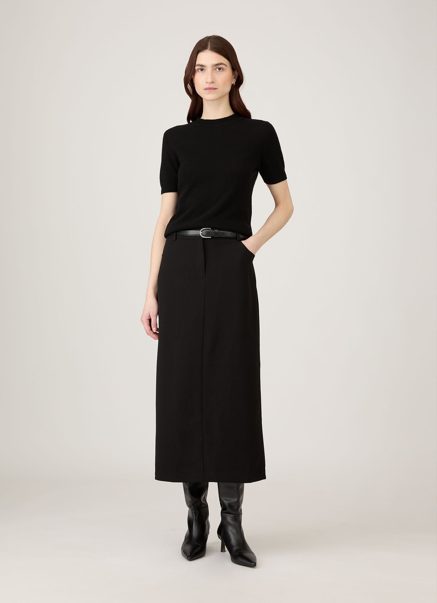 Women's Cashmere T-Shirt in Black | Sunspel