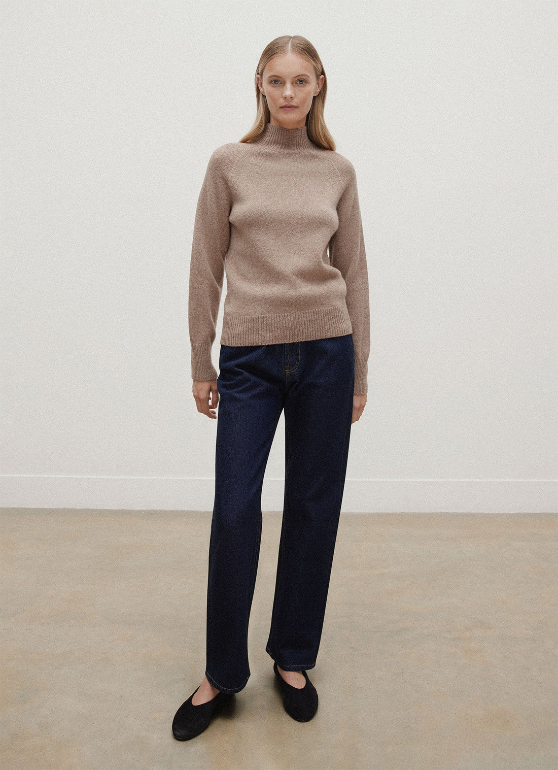 Women's Lambswool Funnel Neck Jumper in Mink
