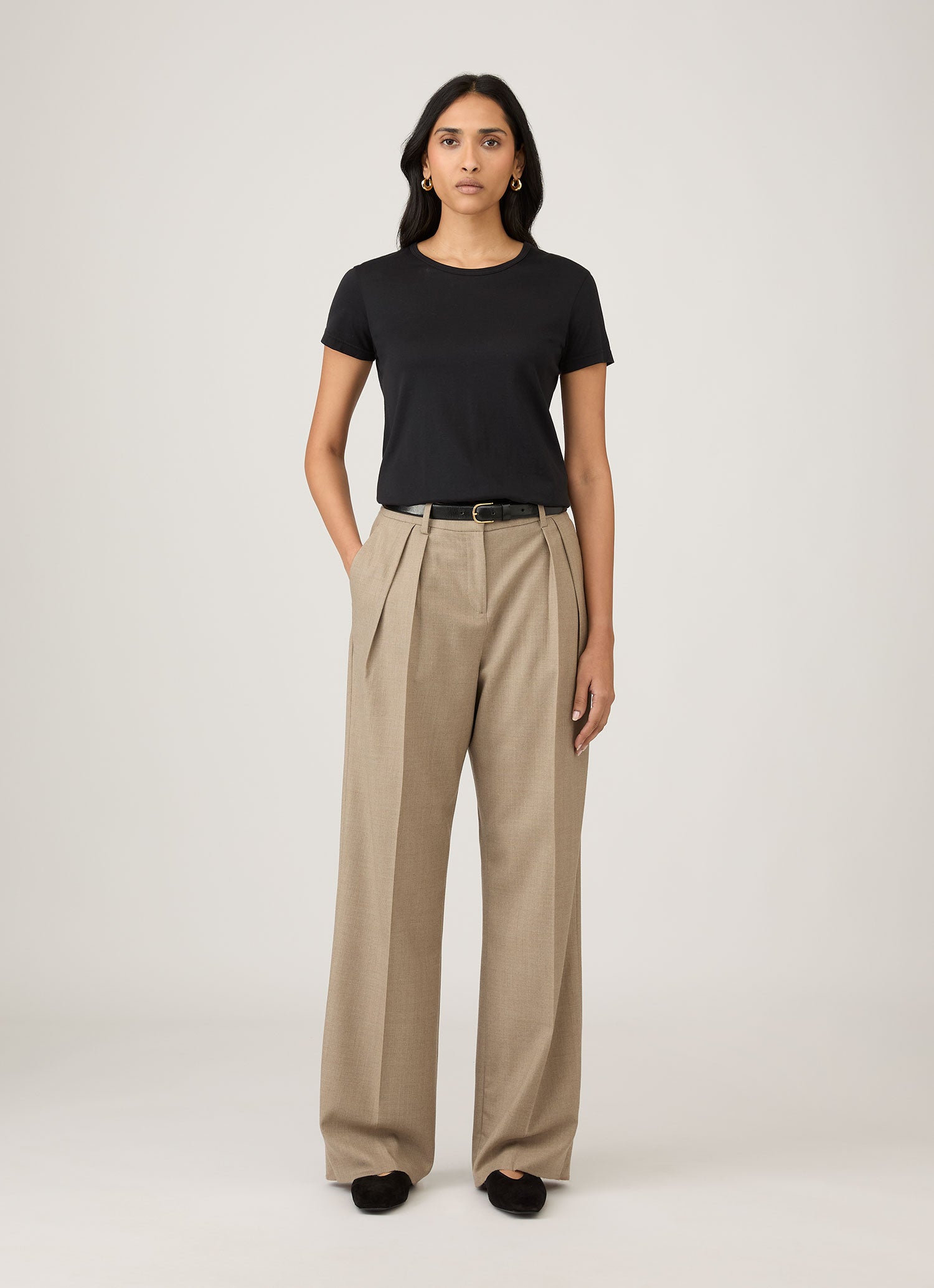 Women's Classic T-shirt in Black | Sunspel