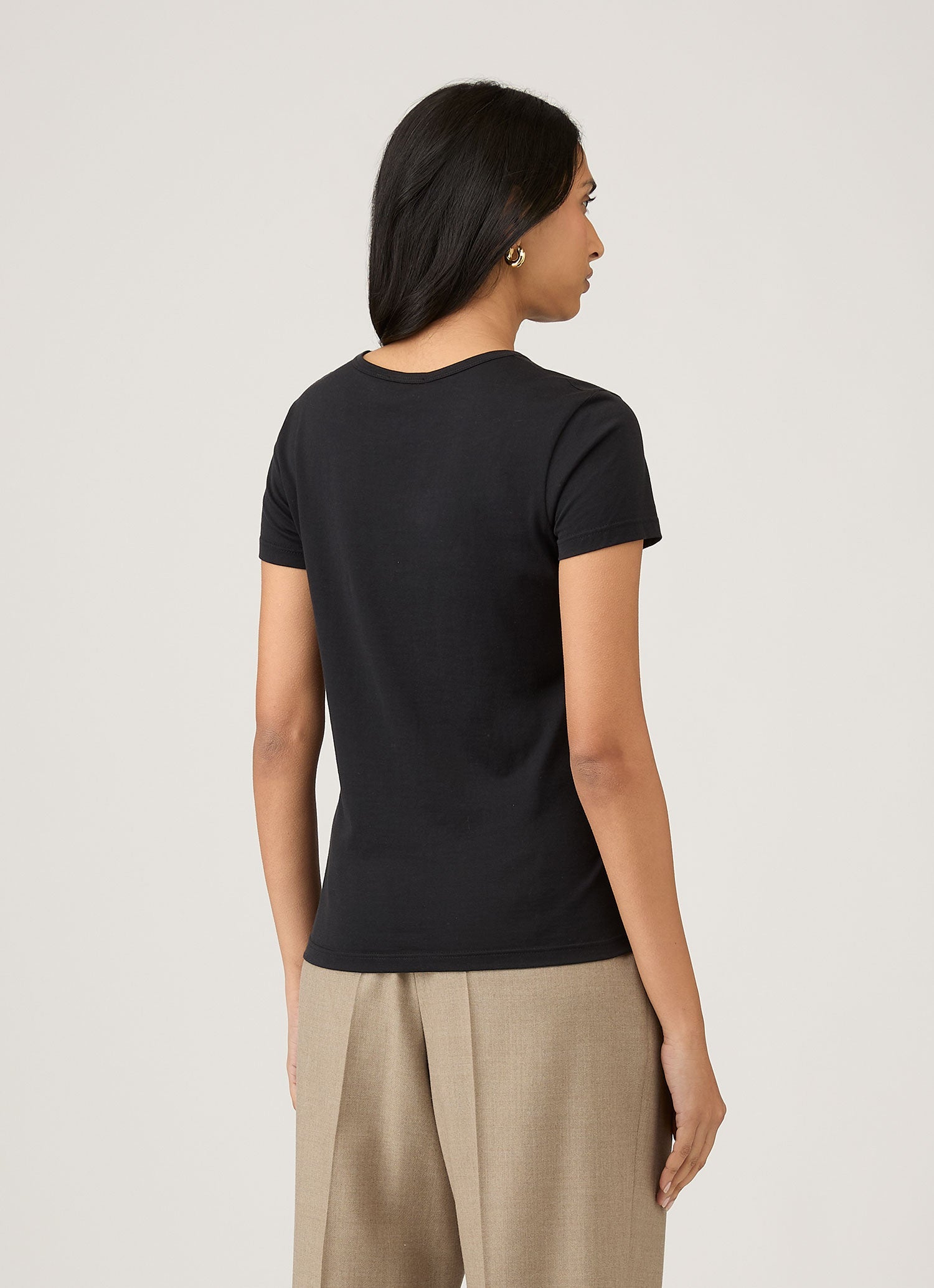 Women's Classic T-shirt in Black | Sunspel