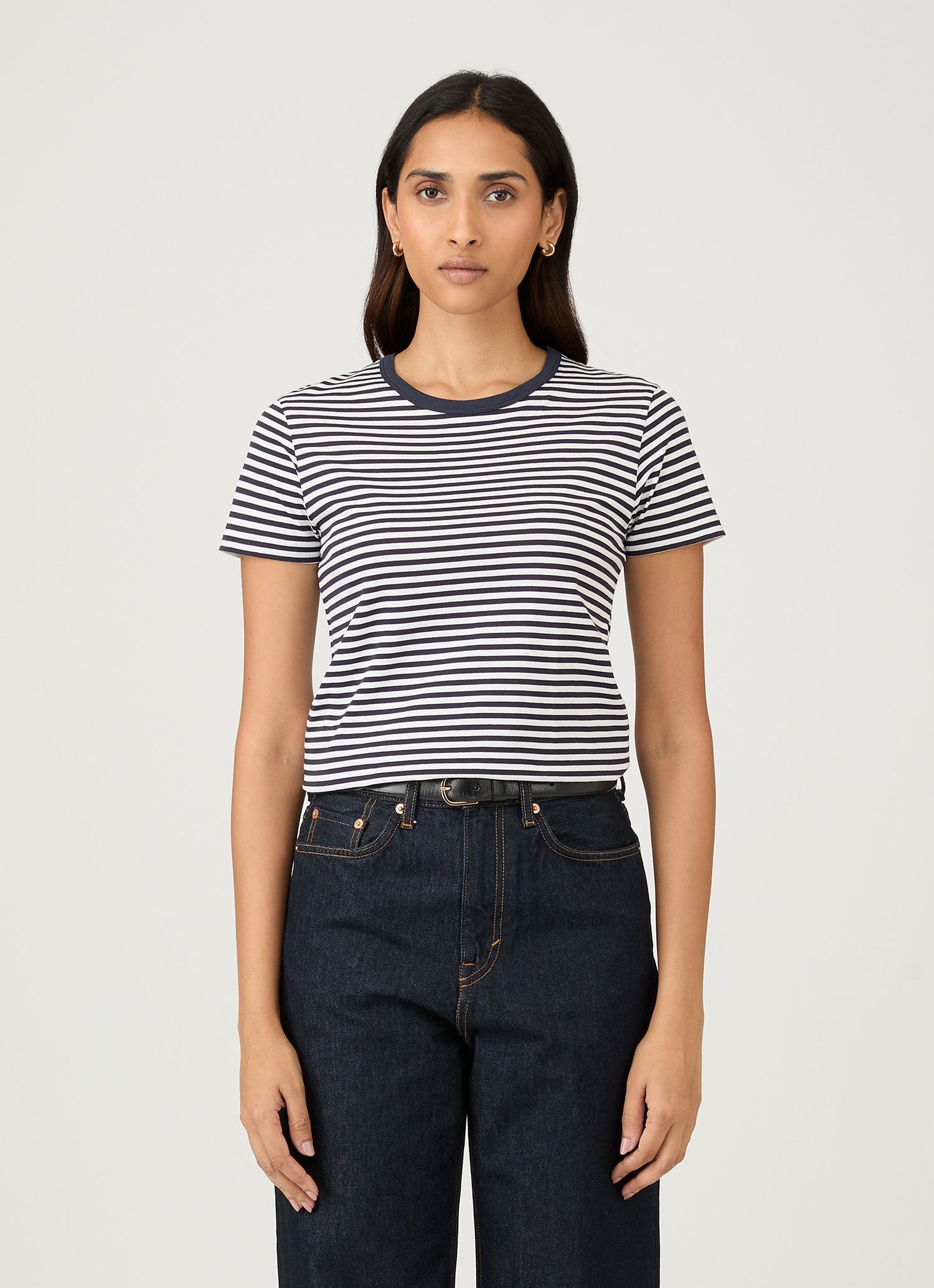 Women's Classic T-shirt in White/Navy | Sunspel