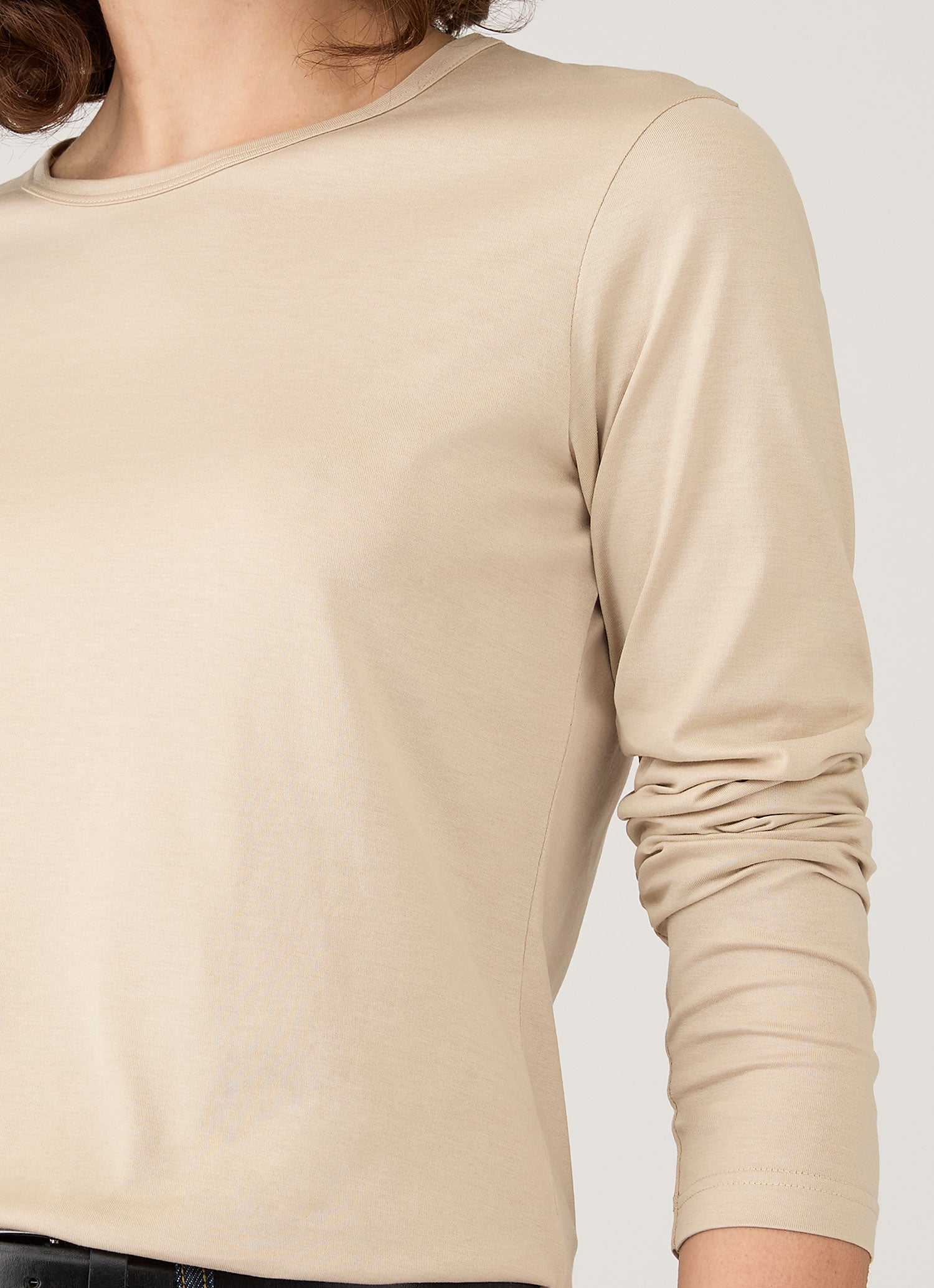 Women's Long Sleeve Classic T-shirt in Hazelwood | Sunspel