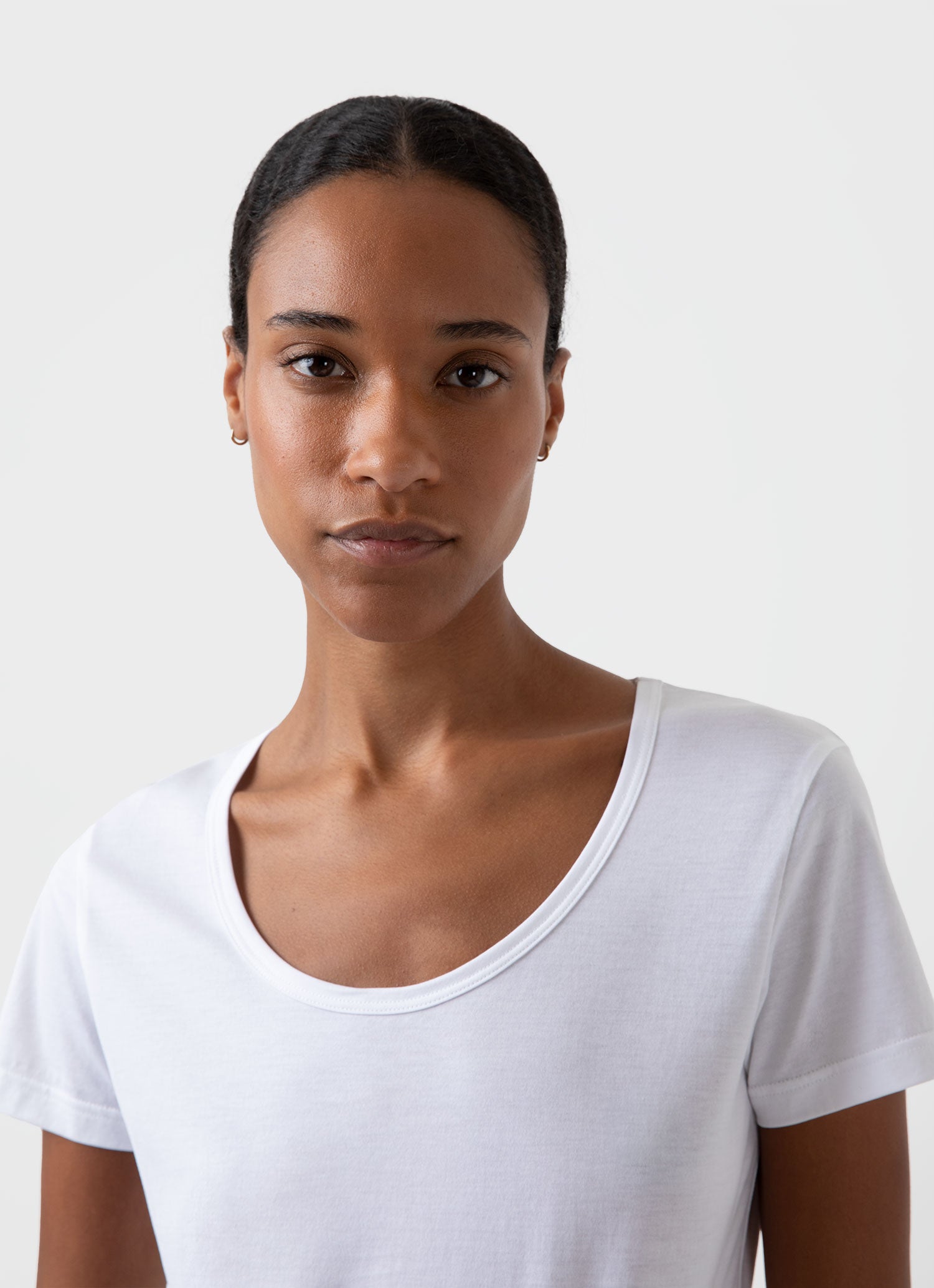 White scoop best sale neck tee